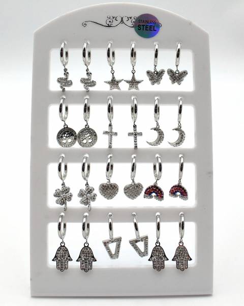 Pack de boucles d'oreilles sur présentoirs à Lyon