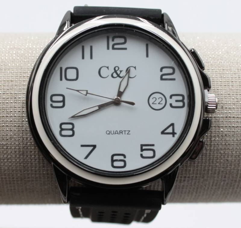 Vente en gros de montres pour homme de qualité différents coloris doré ou argenté